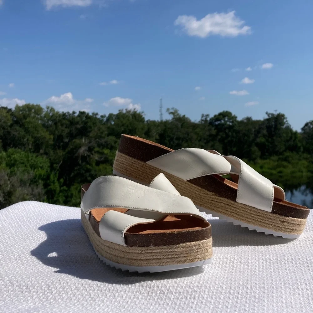 Gianni Bini White and Tan Espadrille Slides SIZE:8,5